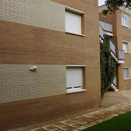 Apartamento Encantador Familiar 4 Px Con Terraza, Parking Y Wi-fi En *