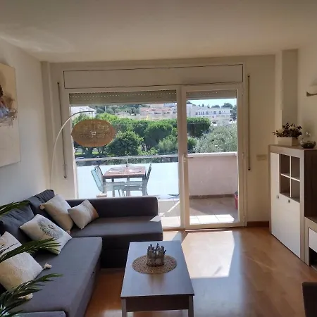 Encantador Familiar 4 Px Con Terraza, Parking Y Wi-fi En Apartamento *