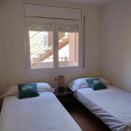 Apartamento Encantador Familiar 4 Px Con Terraza, Parking Y Wi-fi En