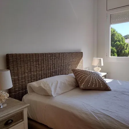 Apartment Encantador Familiar 4 Px Con Terraza, Parking Y Wi-fi En Llanca