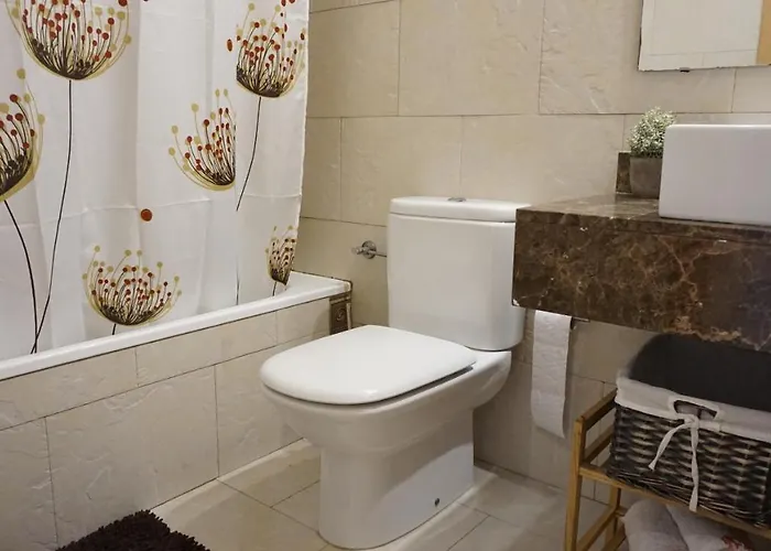 Encantador Familiar 4 Px Con Terraza, Parking Y Wi-fi En Lägenhet *