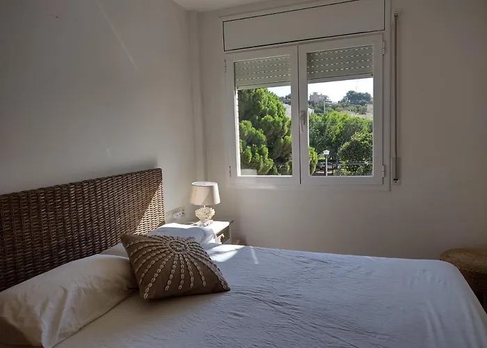 Encantador Familiar 4 Px Con Terraza, Parking Y Wi-fi En Lägenhet Llança